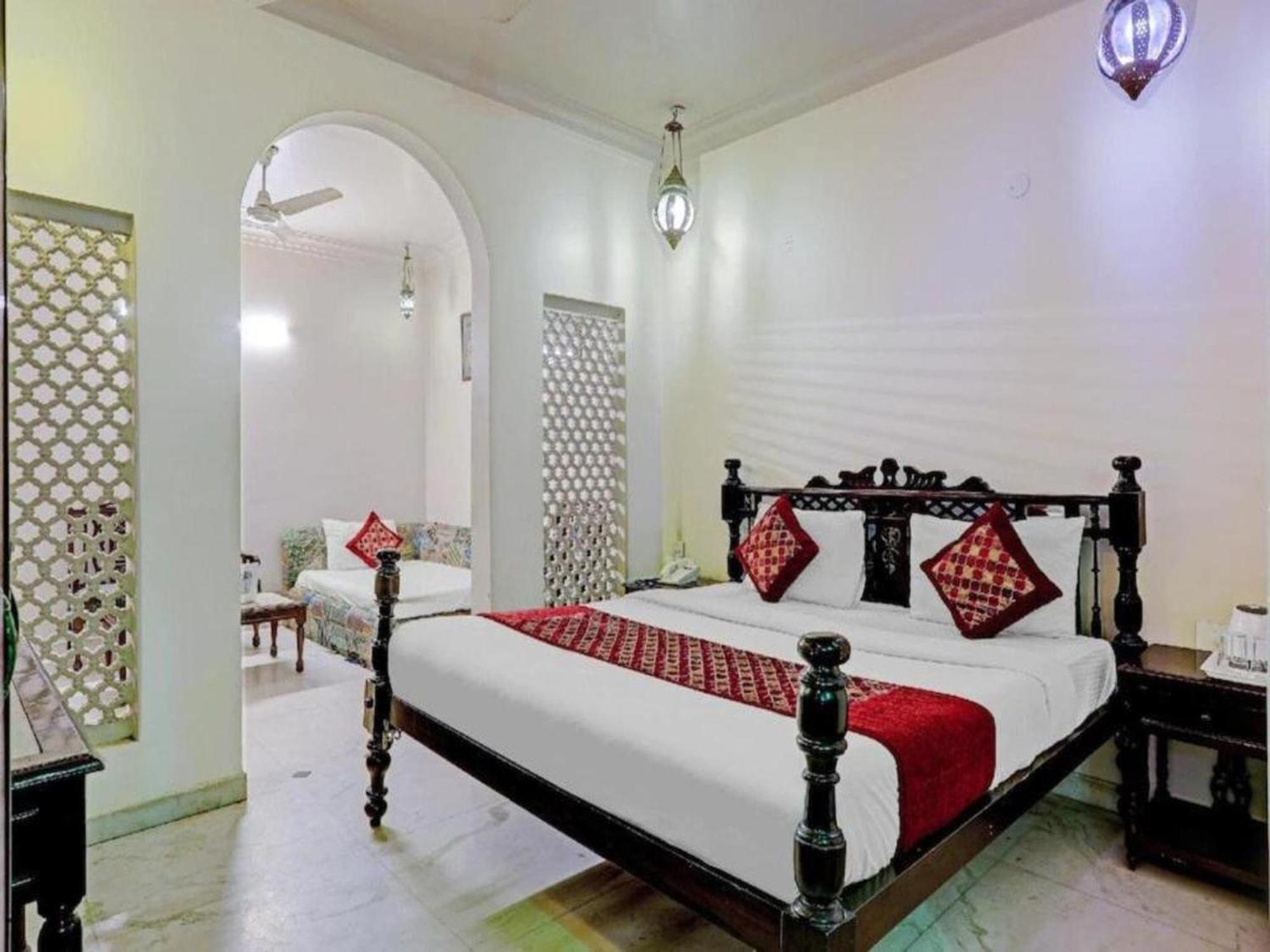 The Pinky Villa - Heritage Boutique Suites 뉴델리 외부 사진